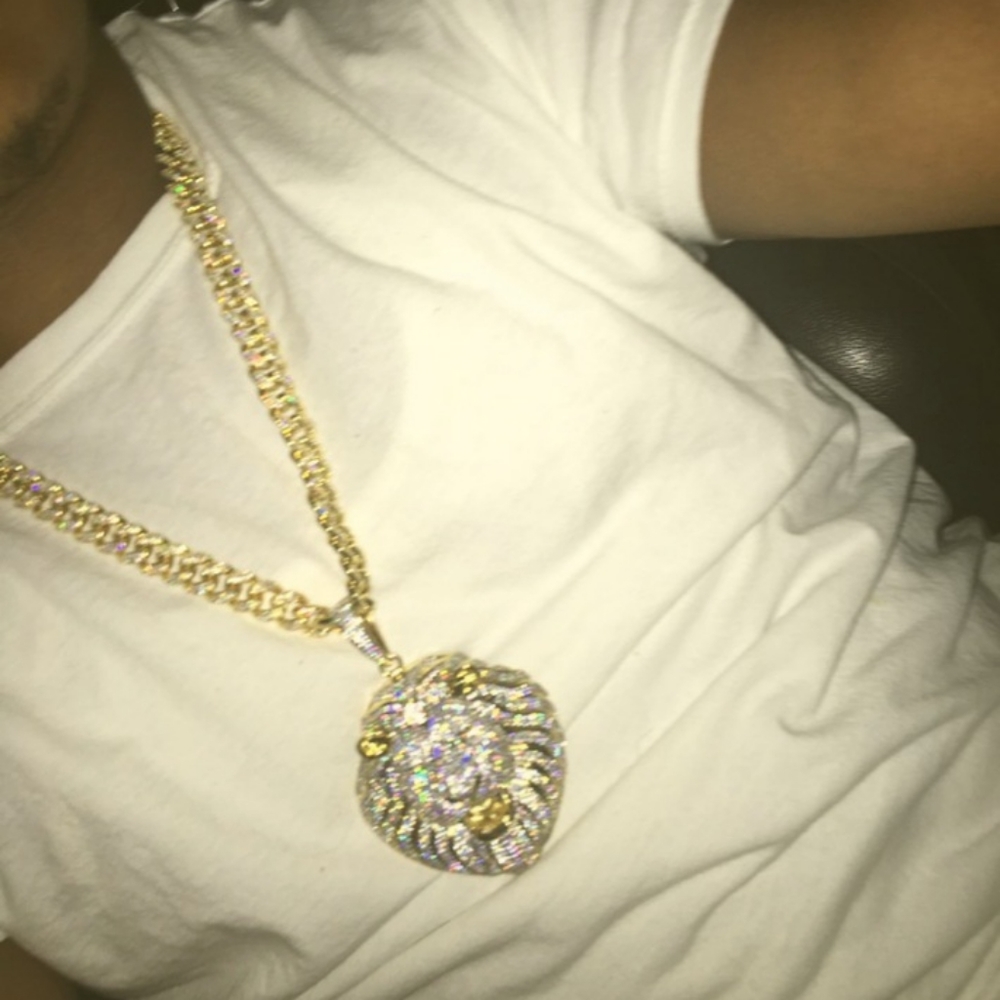 Lion chain